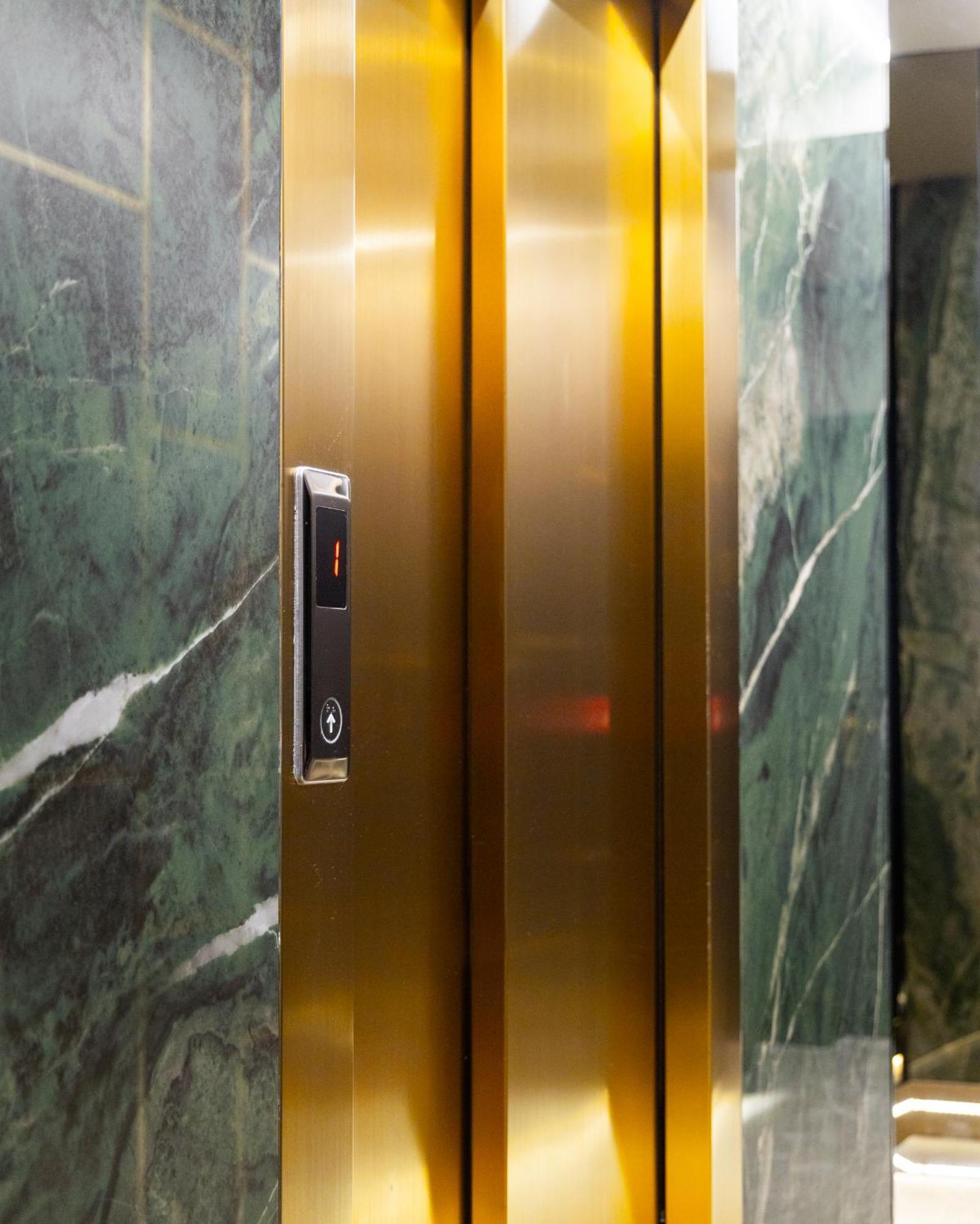 Hotel Opera Priština Exteriér fotografie